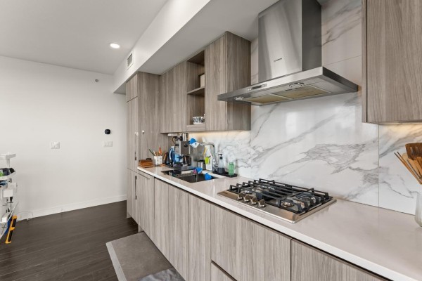 2702 9887 Whalley Boulevard, Surrey, BC V3T0P4 Photo 5