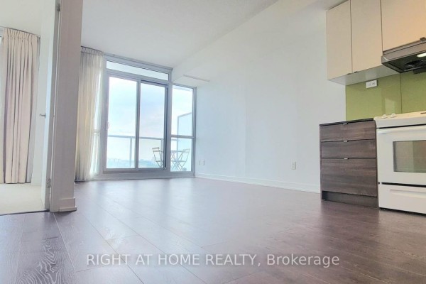 2703 - 121 Mcmahon Drive, Toronto, ON, photo 3