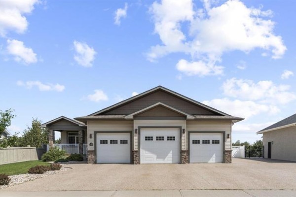 Bedroom - 2703 56 Street, Camrose, AB T4V4A3 Photo 2