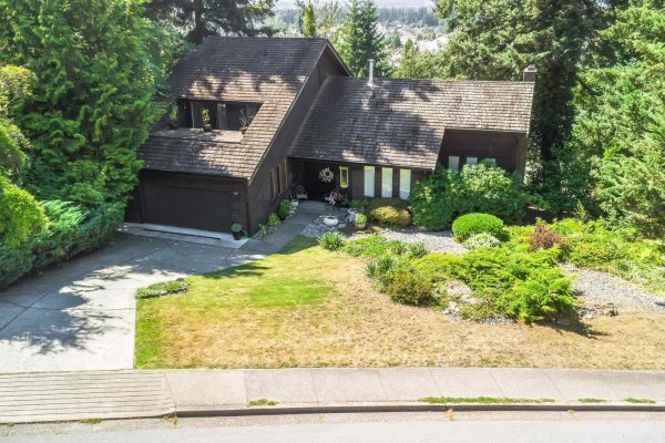 2704 St. Moritz Way, Abbotsford, BC V3G1C3 Photo 3