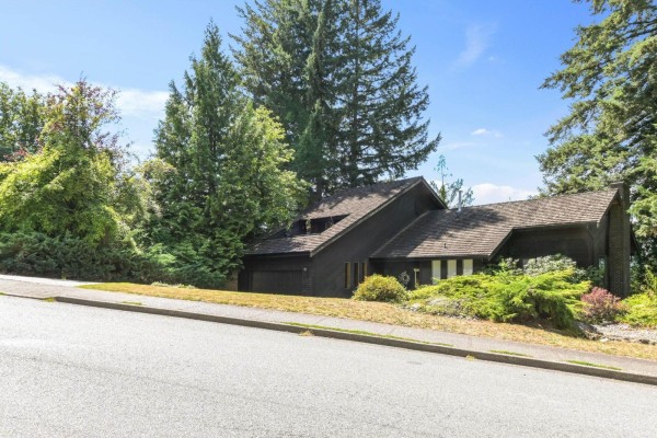 2704 St. Moritz Way, Abbotsford, BC V3G1C3 Photo 5