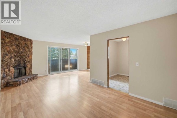 Dining room - 2706 46 Street Se, Calgary, AB T2B2N8 Photo 2