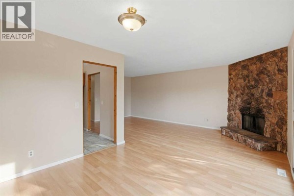 Kitchen - 2706 46 Street Se, Calgary, AB T2B2N8 Photo 3