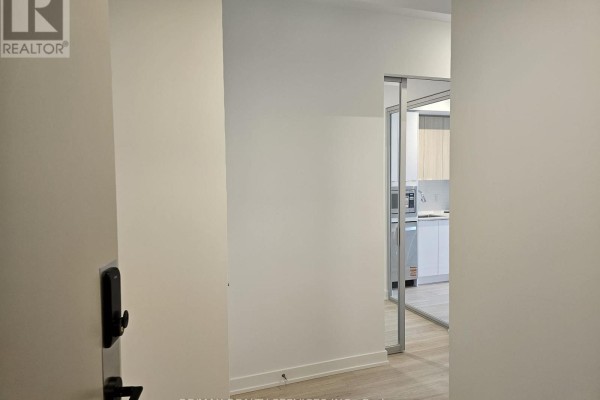 2707 - 5105 Hurontario Street, Mississauga, ON L4Z3X7 Photo 5