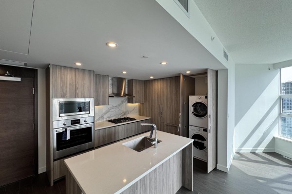 2708 13768 100 Avenue, Surrey, BC V3T0V2 Photo 2