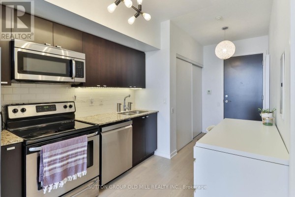 Living room - 2709 - 105 The Queensway, Toronto, ON M6S5B5 Photo 2