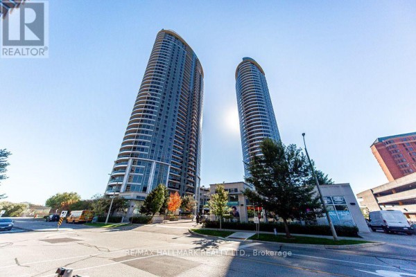 Kitchen - 2709 - 125 Village Green Square, Toronto, ON M1S0G3 Photo 3