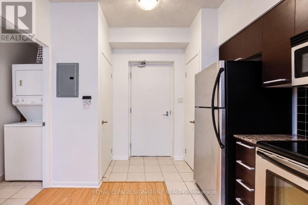 Living room - 2709 - 37 Grosvenor Street, Toronto, ON M4Y3G5 Photo 3