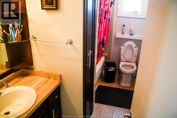 Laundry room - 2709 Clemenceau, Windsor, ON N8T2P9 Photo 3