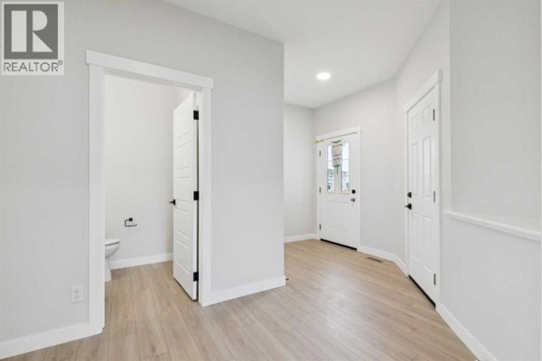 5pc Bathroom - 271 Bridgeport Circle, Chestermere, AB T1X3E7 Photo 5