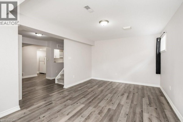 Kitchen - 271 Carson Drive Unit# Lower, Hamilton, ON L8T2X8 Photo 4