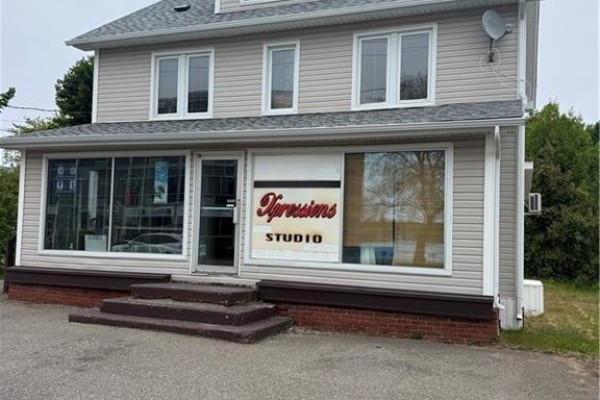 271-275 Douglas Avenue, Bathurst, NB E2A1N1 Photo 2