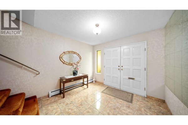 271 E 38th Avenue, Vancouver, BC, photo 2