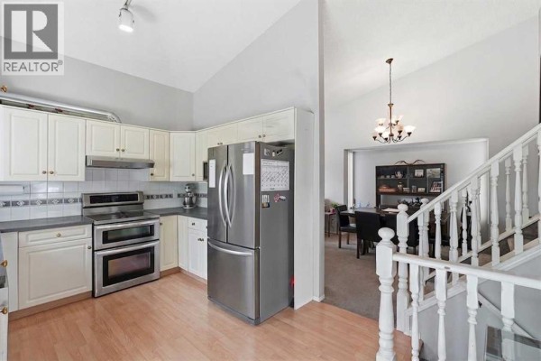2pc Bathroom - 271 Erin Meadow Close Se, Calgary, AB T2B3E4 Photo 5