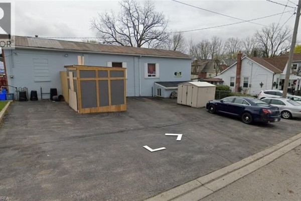 Eat in kitchen - 271 Greenwich Street, Brantford, ON N3S2X9 Photo 2