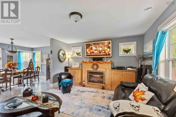 Kitchen - 271 Hall Road, South Greenwood, NS B0P1R0 Photo 4