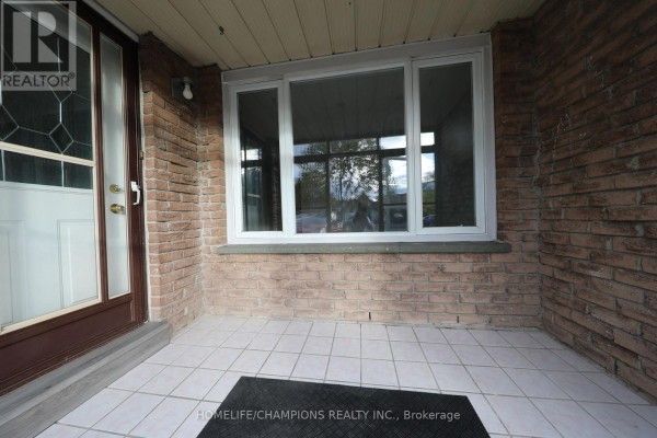 Laundry room - 271 John Tabor Trail, Toronto, ON M1B2R8 Photo 4