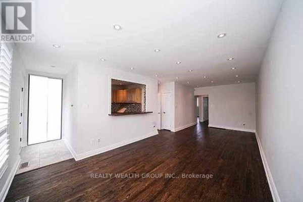 271 Mcconvey Drive, Richmond Hill, ON L4C3K1 Photo 3