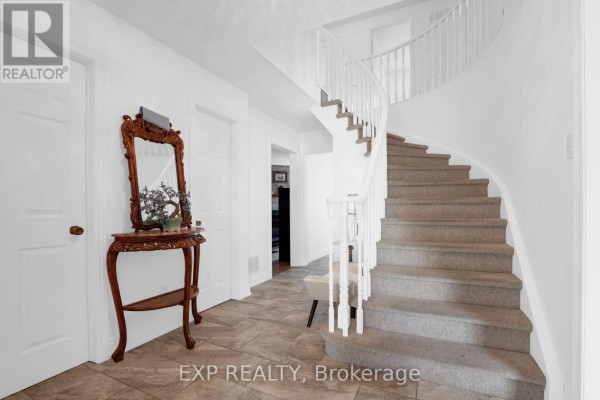 Dining room - 271 Murray Street, Brampton, ON L6X3S2 Photo 3
