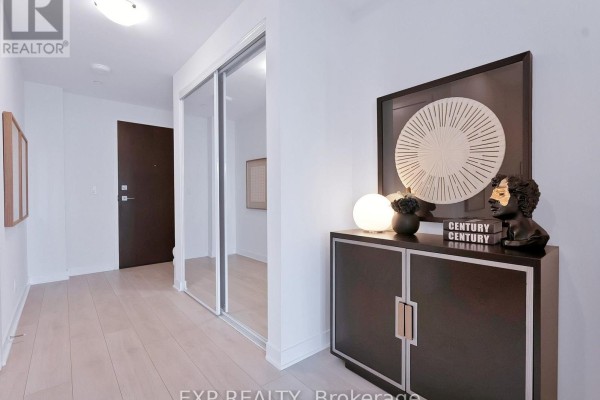 2711 - 2221 Yonge Street, Toronto, ON, photo 3