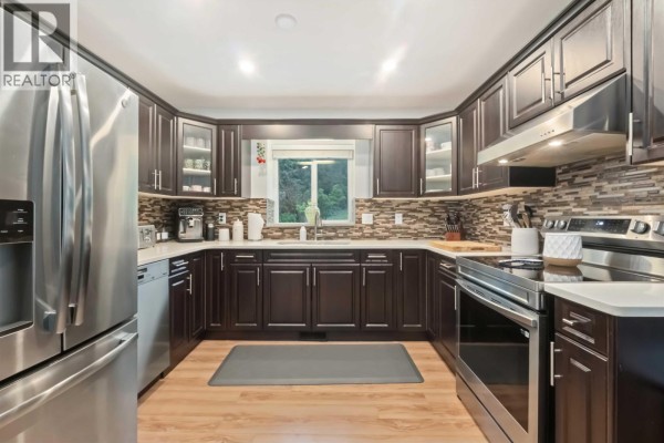 27111 122 Avenue, Maple Ridge, BC V2W1C2 Photo 4