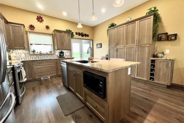 Eat in kitchen - 27123 Park Rd 70n Road, Springfield Rm, MB R5M0C4 Photo 2