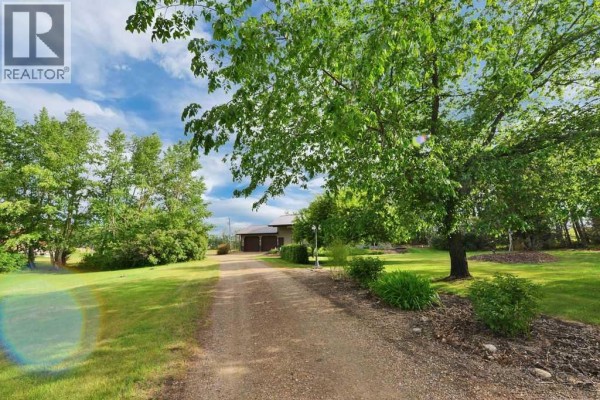 27137 Highway 42, Rural Red Deer County, AB, photo 3