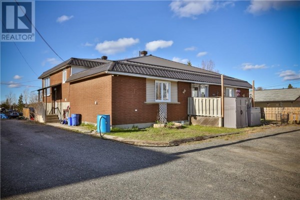 2714 Main, Blezard Valley, ON P0M1E0 Photo 2