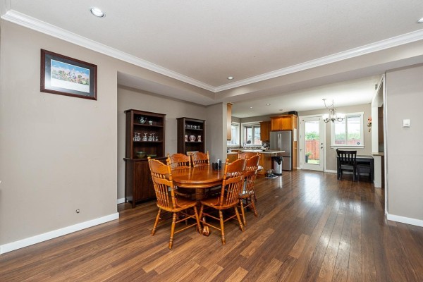 27144 25a Avenue, Langley, BC V4W3N4 Photo 4