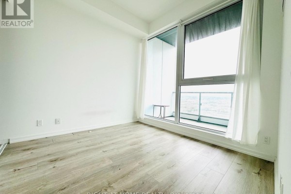 2715 - 1000 Portage Parkway, Vaughan, ON L4K0L1 Photo 5
