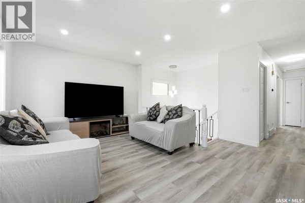 2pc Ensuite bath - 2715 Corbett Road, Regina, SK S4R8J1 Photo 5
