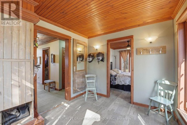 Mud room - 27158 Highway 28 South, Highlands East, ON K0L1C0 Photo 5
