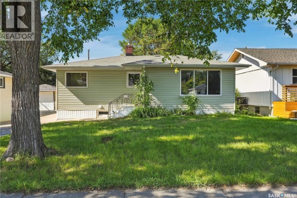 Kitchen - 2716 Winnipeg Street, Regina, SK S4P1H9 Photo 2