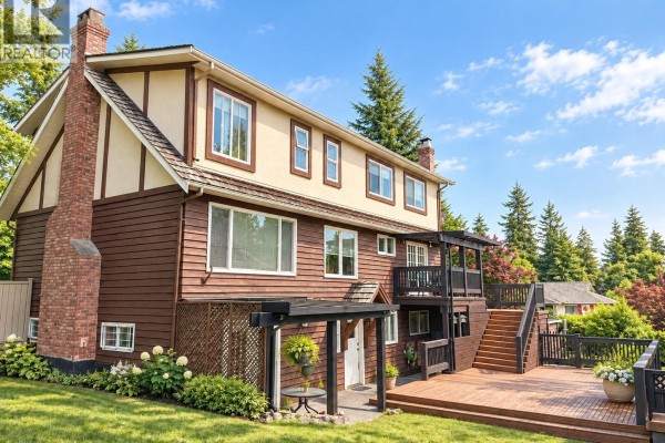 2718 Byron Place, North Vancouver, BC V7H2K8 Photo 2