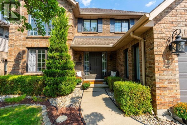 2718 Sandfield Crescent, Sarnia, ON, photo 2