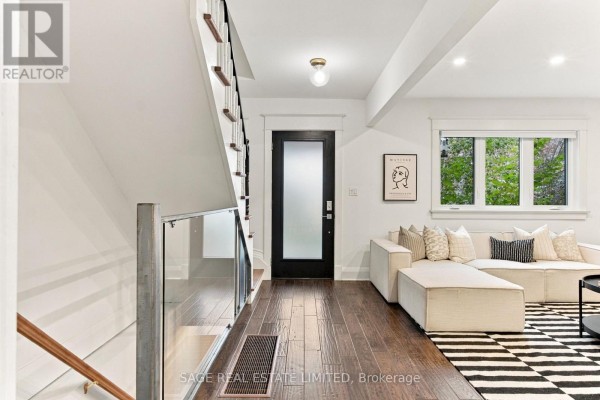 Dining room - 272 Highfield Road, Toronto, ON M4L2V5 Photo 5