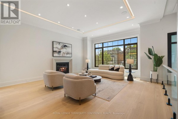 272 Horsham Avenue, Toronto, ON, photo 2