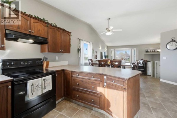 4pc Bathroom - 272 Jennings Crescent, Red Deer, AB T4P4G3 Photo 5
