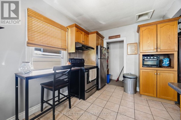 Loft - 272 Kathleen Avenue, Sarnia, ON N7T1E3 Photo 5