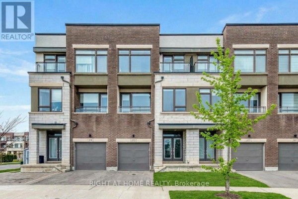 Townhouse for rent at 272 Squire Crescent, Oakville, ON - MLS® iCtyLZ
