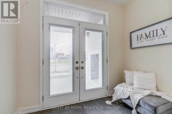 272 Squire Crescent, Oakville, ON, photo 3