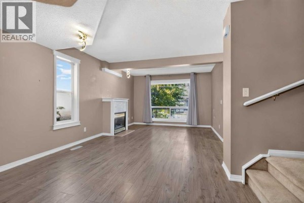Bedroom - 2724 16 Avenue Se, Calgary, AB T2A0M4 Photo 3
