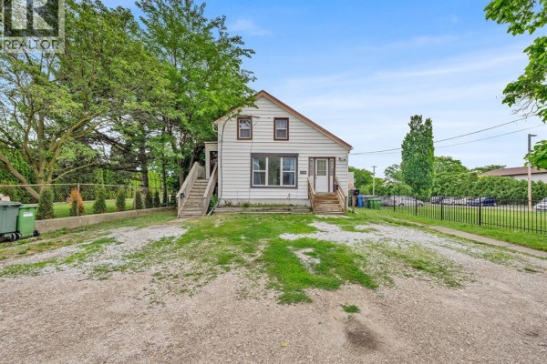 3pc Bathroom - 2724 Pillette Road, Windsor, ON N8T1R1 Photo 2