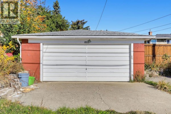 Primary Bedroom - 2725 9 Avenue Se, Calgary, AB T2A0B6 Photo 4