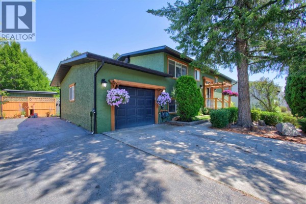 Kitchen - 2725 Guidi Road, West Kelowna, BC V1Z2K3 Photo 4