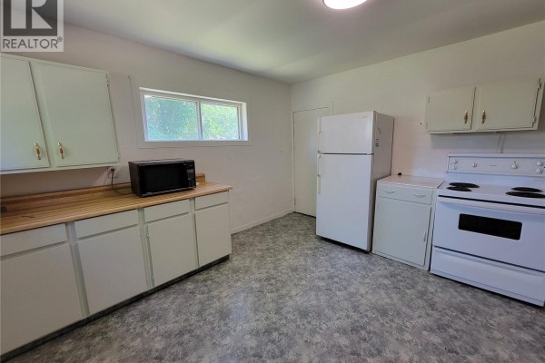 Living room - 273 1st Avenue W, Unity, SK S0K4L0 Photo 2