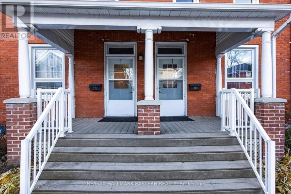 273 Thomas Street, Peterborough, ON K9J5E7 Photo 2