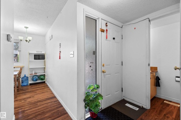 Kitchen - 2730 105 St Nw, Edmonton, AB T6J4J3 Photo 2