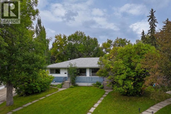 Kitchen - 2731 & 2733, 2731 17 Street Nw, Calgary, AB T2M3S5 Photo 2