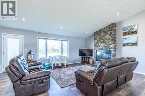 27318 Twp Road 482, Rural Leduc County, AB, photo 3
